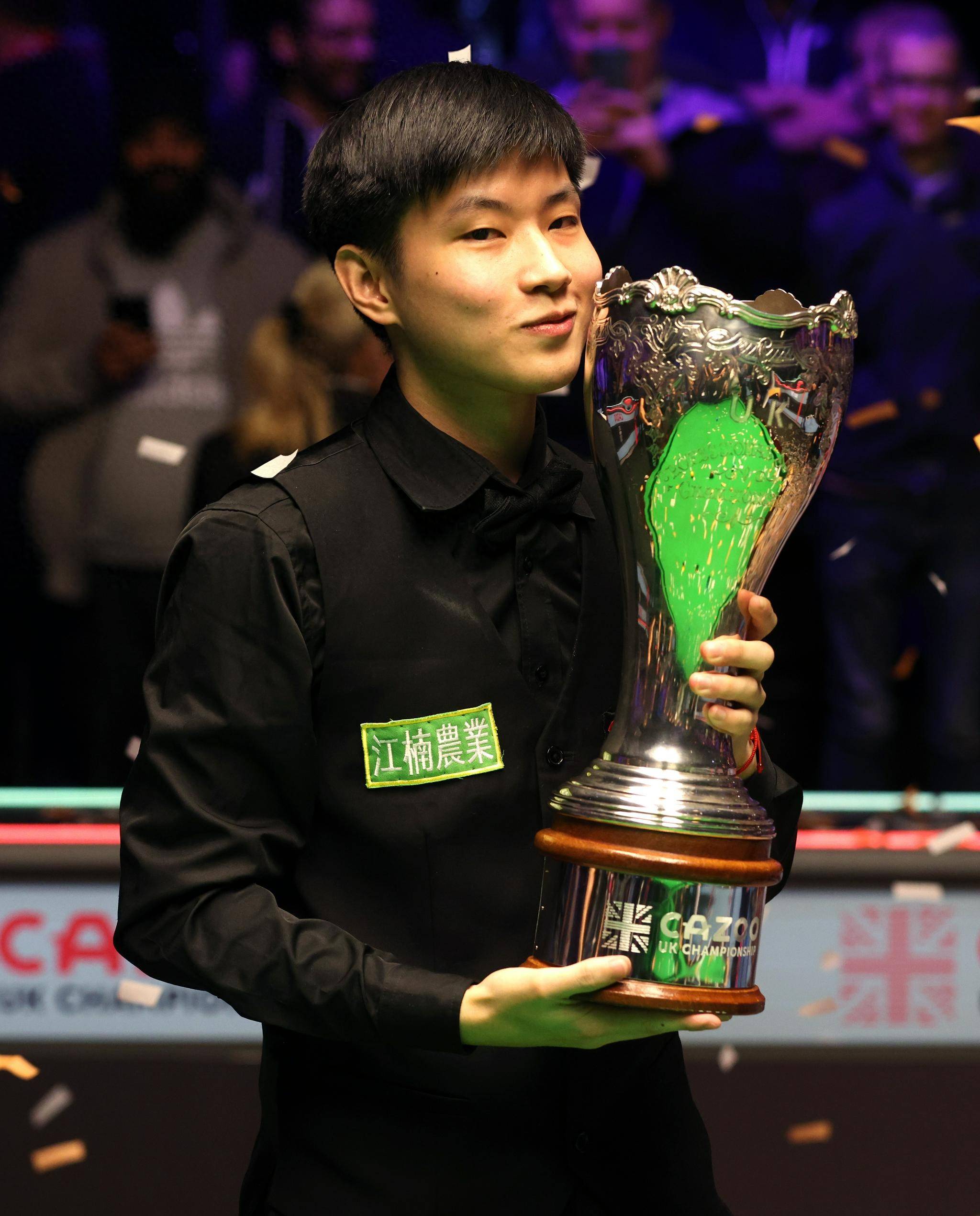 球员腾出了 球员腾出了